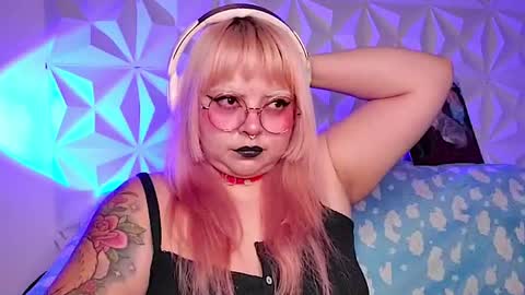 Gina George online show from April 30, 11:53 pm