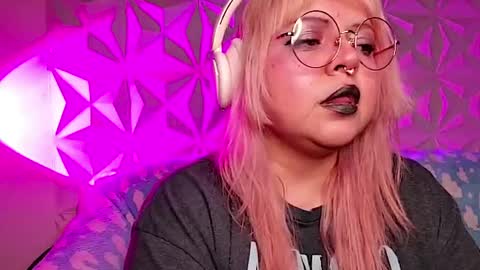 Gina George online show from May 3, 12:16 am
