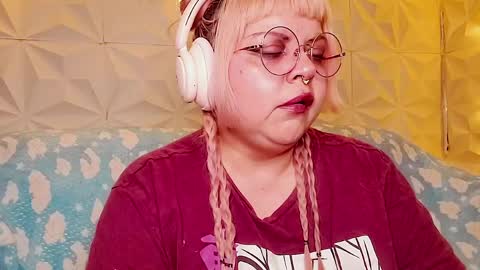 Snapshot of satyn_doll chatting on May 16, 12:29 am Gina George online show from May 16, 12:29 am
