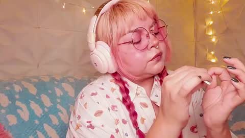 Snapshot of satyn_doll chatting on June 28, 10:16 pm Gina George online show from June 28, 10:16 pm