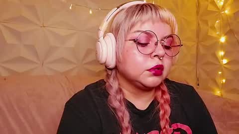 Snapshot of satyn_doll chatting on August 5, 10:12 pm Gina George online show from August 5, 10:12 pm