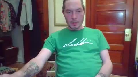 Snapshot of satyr_boy29 chatting on March 25, 4:07 am satyr_boy29 online show from March 25, 4:07 am