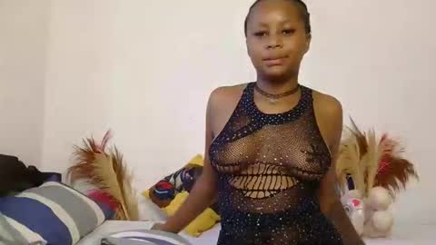 Snapshot of saucy_angels chatting on October 11, 5:39 am Saucy online show from October 11, 5:39 am