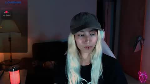 Snapshot of saucy_jenn1 chatting on December 7, 2:42 am I AM JENN  online show from December 7, 2:42 am