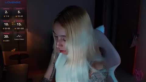 Snapshot of saucy_jenn1 chatting on December 8, 4:25 am I AM JENN  online show from December 8, 4:25 am