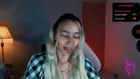 Snapshot of saucy_jenn1 chatting on January 8, 3:08 am I AM JENN  online show from January 8, 3:08 am