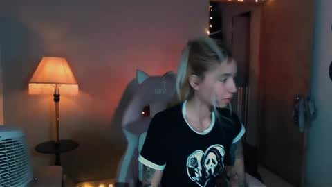 Snapshot of saucy_jenn1 chatting on January 24, 2:28 am I AM JENN  online show from January 24, 2:28 am