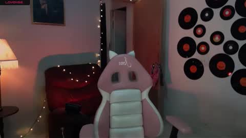 Snapshot of saucy_jenn1 chatting on February 22, 3:01 am I AM JENN  online show from February 22, 3:01 am