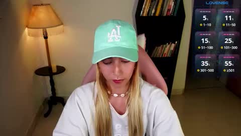 Snapshot of saucy_jenn1 chatting on January 9, 2:47 am I AM JENN online show from January 9, 2:47 am