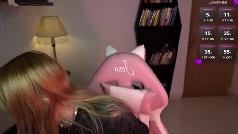 Snapshot of saucy_jenn1 chatting on February 6, 3:11 am I AM JENN online show from February 6, 3:11 am