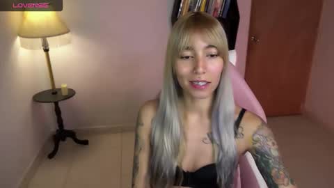 Snapshot of saucy_jenn1 chatting on February 15, 11:45 pm I AM JENN online show from February 15, 11:45 pm