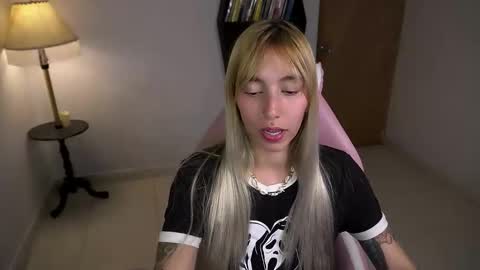 Snapshot of saucy_jenn1 chatting on March 6, 3:25 am I AM JENN online show from March 6, 3:25 am