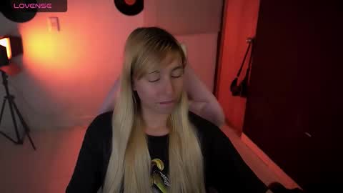 Snapshot of saucy_jenn1 chatting on April 17, 4:15 am I AM JENN online show from April 17, 4:15 am