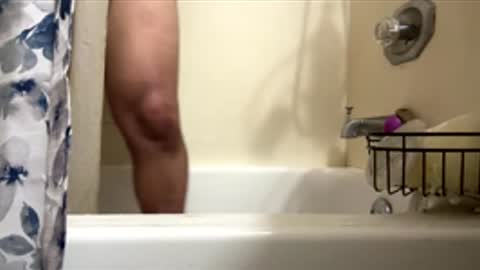 Snapshot of saucy_latino chatting on January 5, 7:17 pm ElVergone online show from January 5, 7:17 pm