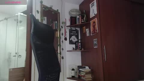 Snapshot of saucy_zaren chatting on December 28, 3:26 am Zaren online show from December 28, 3:26 am