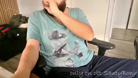 Snapshot of saucybonjo chatting on March 2, 4:21 pm Ben online show from March 2, 4:21 pm