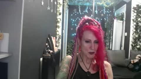 SaucySky online show from November 10, 10:20 pm