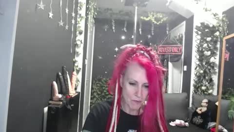 SaucySky online show from March 4, 9:37 am