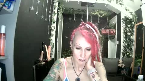 SaucySky online show from May 4, 9:11 pm