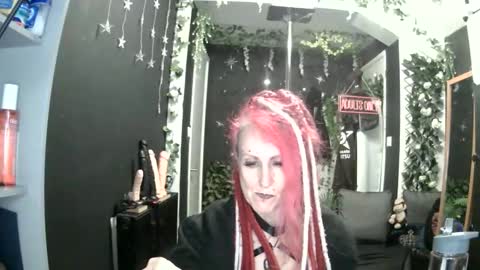 SaucySky online show from May 6, 9:20 pm