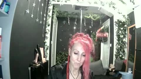 SaucySky online show from May 28, 10:51 pm