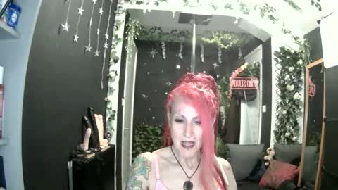 SaucySky online show from May 30, 7:55 pm