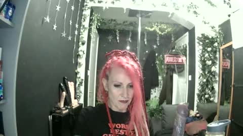 SaucySky online show from June 1, 9:05 pm