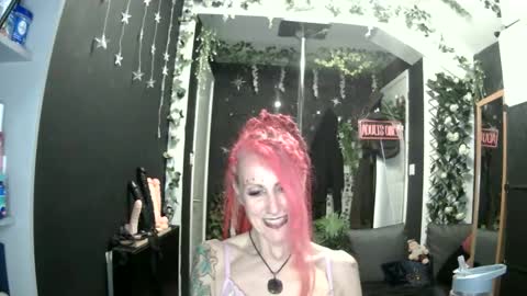 SaucySky online show from June 2, 8:33 pm