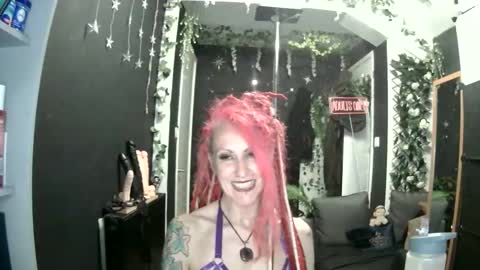 SaucySky online show from June 10, 9:14 pm