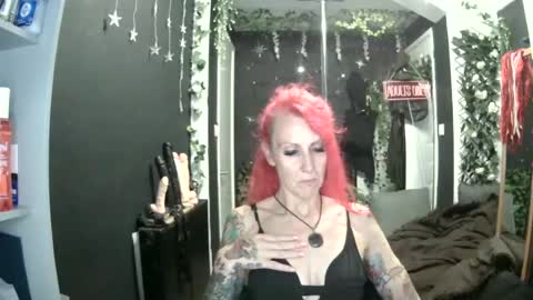 SaucySky online show from July 15, 9:20 pm