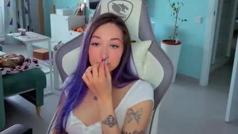 Snapshot of savage_lust_ chatting on May 16, 5:04 am Ariel online show from May 16, 5:04 am