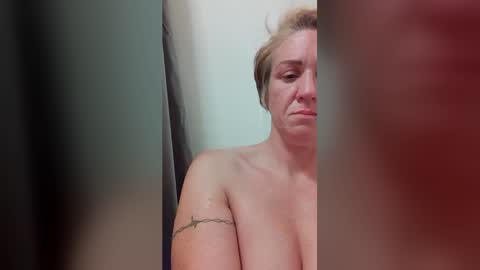 Savage Slut69 online show from June 18, 7:08 am