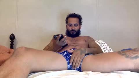 Snapshot of savagebullxxx chatting on May 24, 2:16 am savagebullxxx online show from May 24, 2:16 am