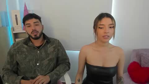 Snapshot of savagesweethearts chatting on December 26, 3:42 pm savagesweethearts online show from December 26, 3:42 pm