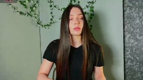 Snapshot of savannah_h chatting on June 14, 8:11 pm savannah_h online show from June 14, 8:11 pm