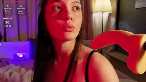 Snapshot of savannah_h chatting on August 6, 9:17 pm savannah_h online show from August 6, 9:17 pm