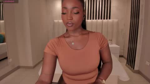 S a v a n n a h  online show from November 21, 9:46 pm