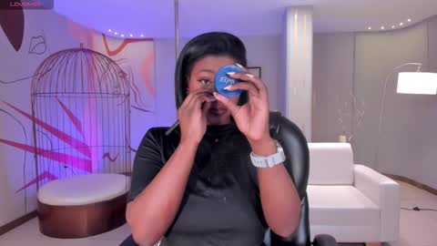 S a v a n n a h  online show from November 28, 1:14 pm