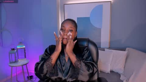 S a v a n n a h  online show from December 4, 10:46 am