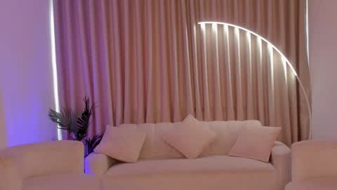 Savannahwildee online show from September 14, 11:42 am