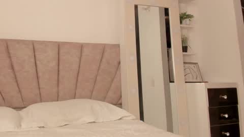 Savannahwildee online show from February 11, 12:21 pm