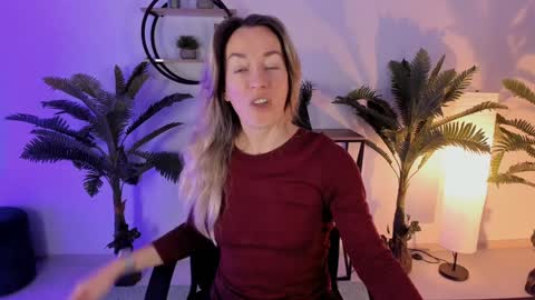 save the qween online show from December 28, 7:00 am