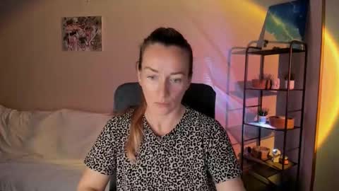 save the qween online show from September 15, 9:42 am