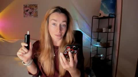 save the qween online show from October 27, 11:25 am