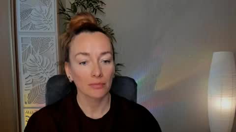 save the qween online show from May 4, 6:20 am