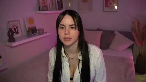 Snapshot of savvage_play chatting on February 10, 7:49 pm Naomi online show from February 10, 7:49 pm