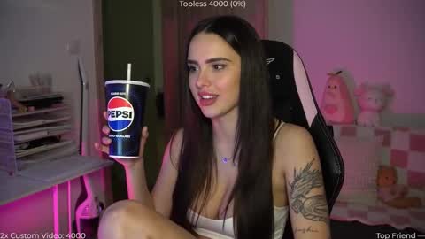 Snapshot of savvage_play chatting on November 16, 7:19 pm Naomi online show from November 16, 7:19 pm