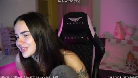 Snapshot of savvage_play chatting on November 26, 9:05 pm Naomi online show from November 26, 9:05 pm