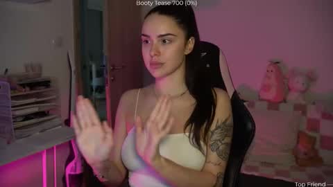 Snapshot of savvage_play chatting on December 14, 7:40 pm Naomi online show from December 14, 7:40 pm