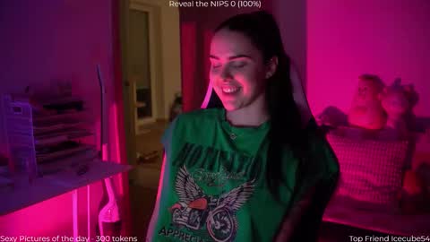 Naomi online show from December 18, 7:42 pm